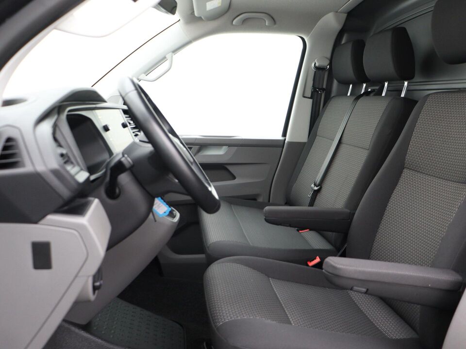 VW-Bedrijfswagens Transporter 2.0 TDI 150 PK DSG L2H1 28 Highline