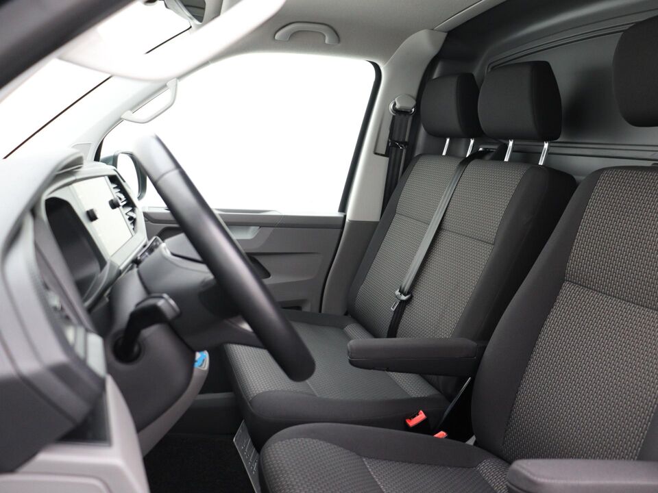 VW-Bedrijfswagens Transporter 2.0 TDI 150 PK DSG L2H1 28 Highline