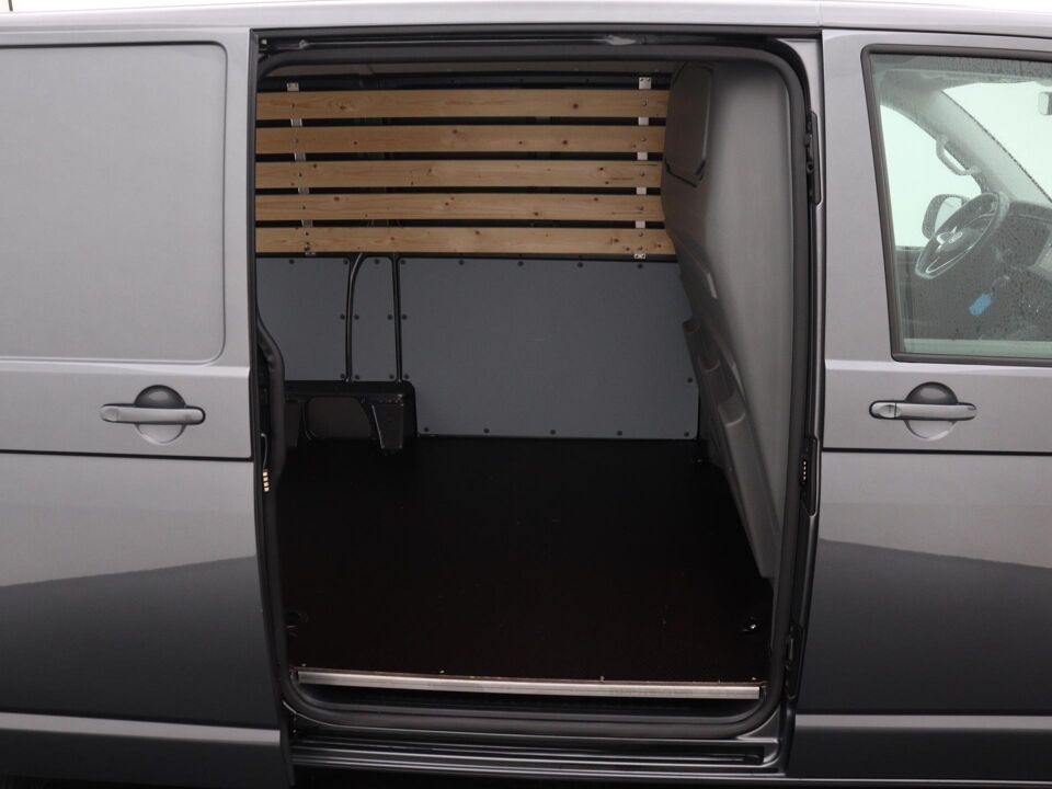 VW-Bedrijfswagens Transporter 2.0 TDI 150 PK DSG L2H1 28 Highline