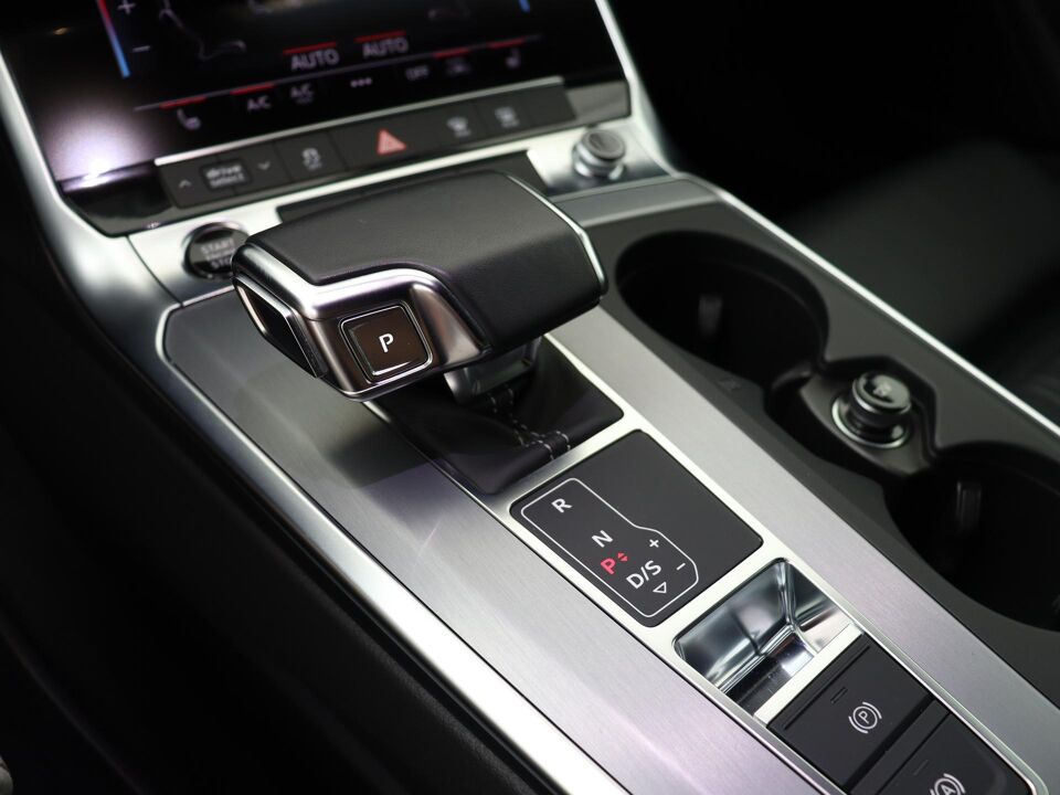 Audi A6 Limousine 55 TFSI e 367PK Quattro S Competition