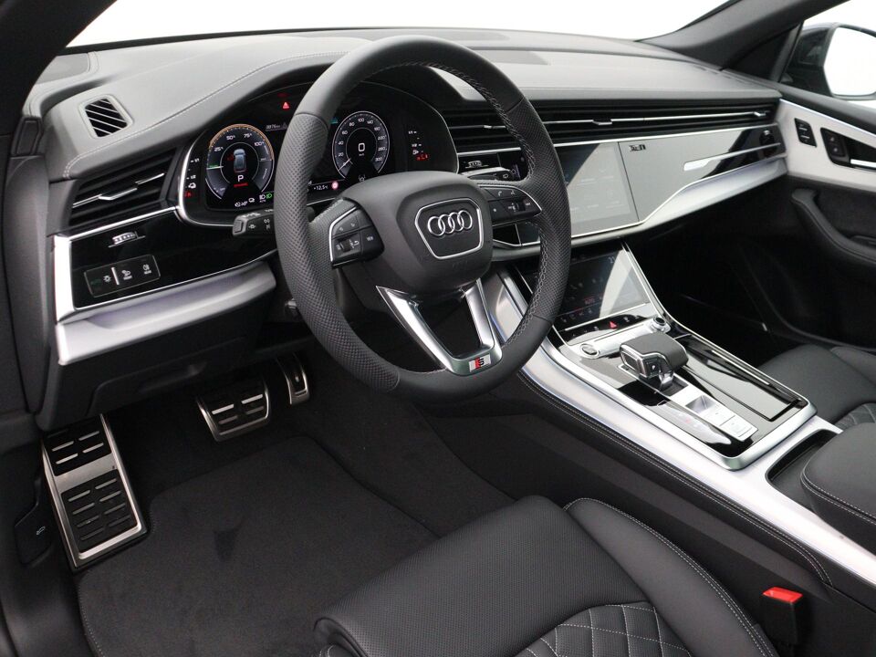 Audi Q8 Pro Line S 55 TFSI e 290 kW / 394 PK