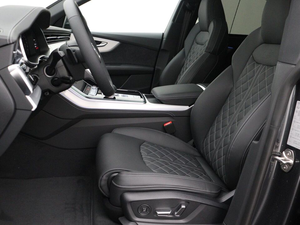 Audi Q8 Pro Line S 55 TFSI e 290 kW / 394 PK
