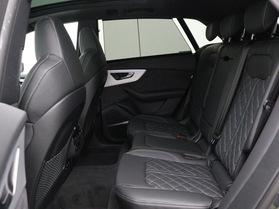 Audi Q8 Pro Line S 55 TFSI e 290 kW / 394 PK