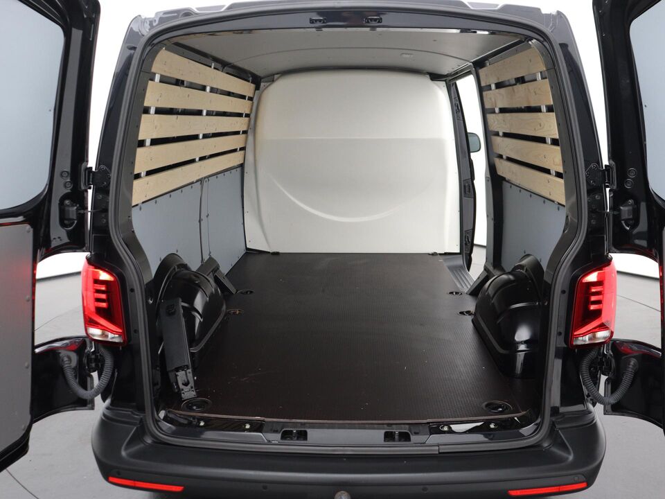 VW-Bedrijfswagens Transporter 2.0 TDI 110 PK L2H1 28 Comfortline