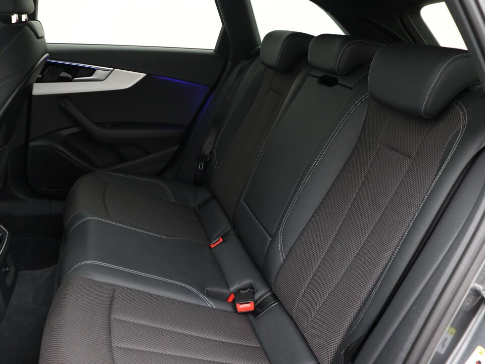 Audi A4 Avant 35 TFSI S edition Competition