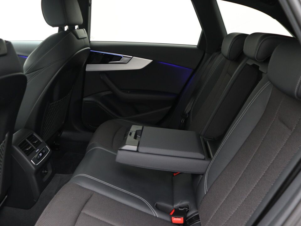 Audi A4 Avant 35 TFSI S edition Competition