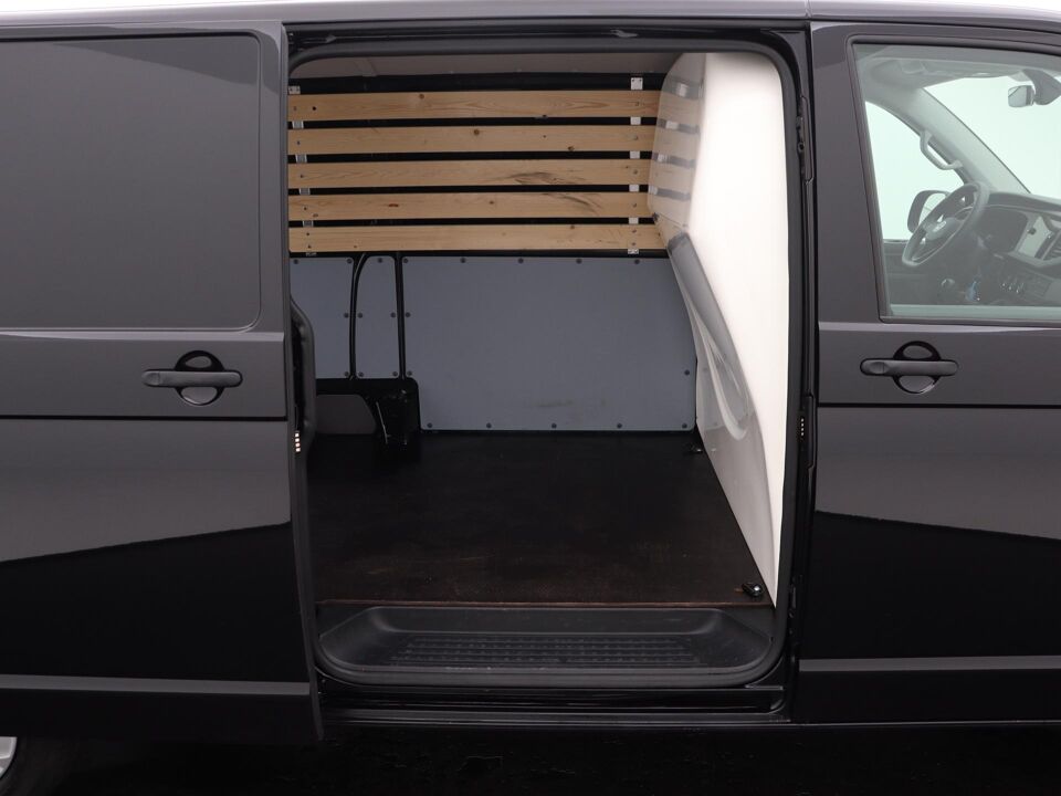 VW-Bedrijfswagens Transporter 2.0 TDI 110 PK L2H1 28 Comfortline