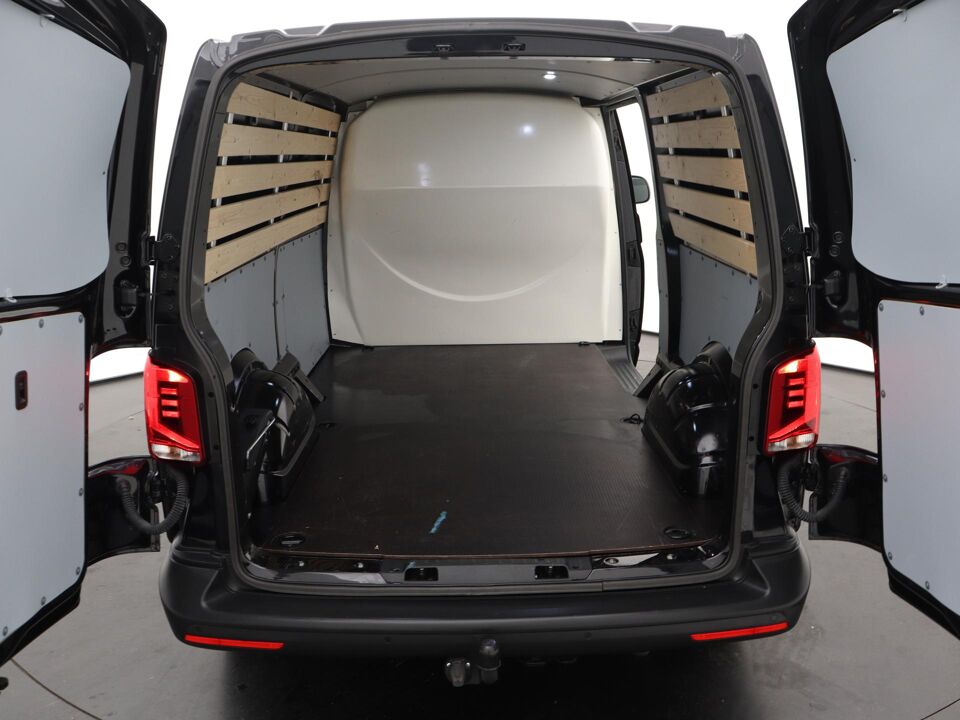 VW-Bedrijfswagens Transporter 2.0 TDI 110 PK L2H1 28 Comfortline