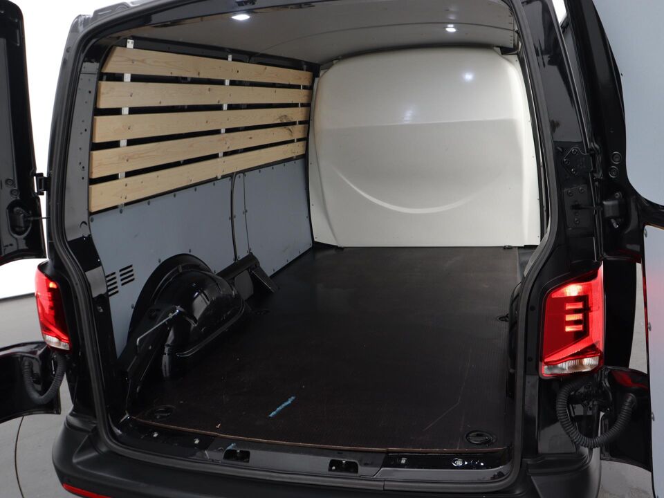 VW-Bedrijfswagens Transporter 2.0 TDI 110 PK L2H1 28 Comfortline