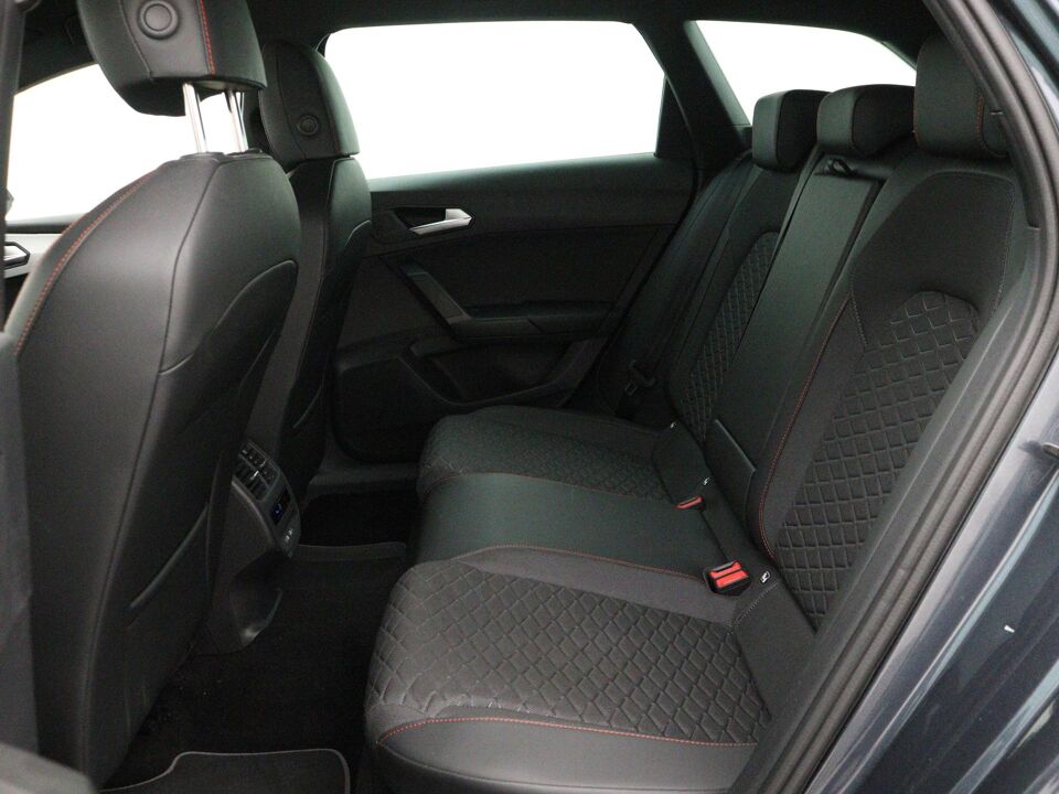 SEAT Leon Sportstourer 1.0 eTSI FR Business Intense