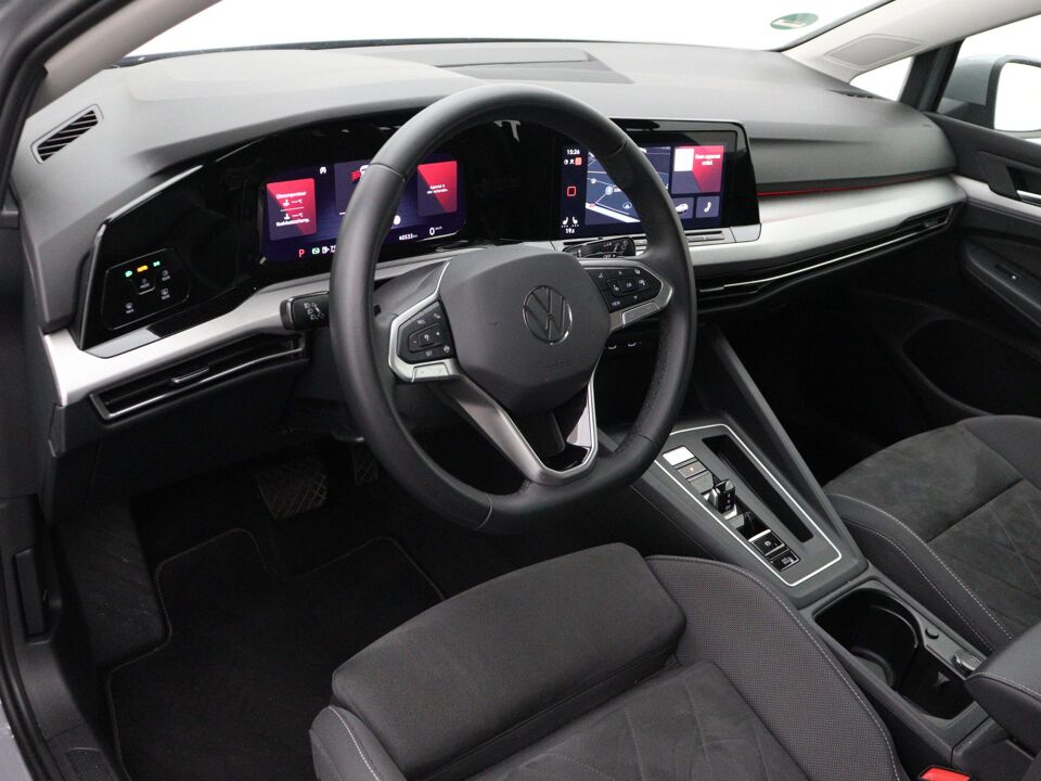 Volkswagen Golf 1.0 eTSI Life Business