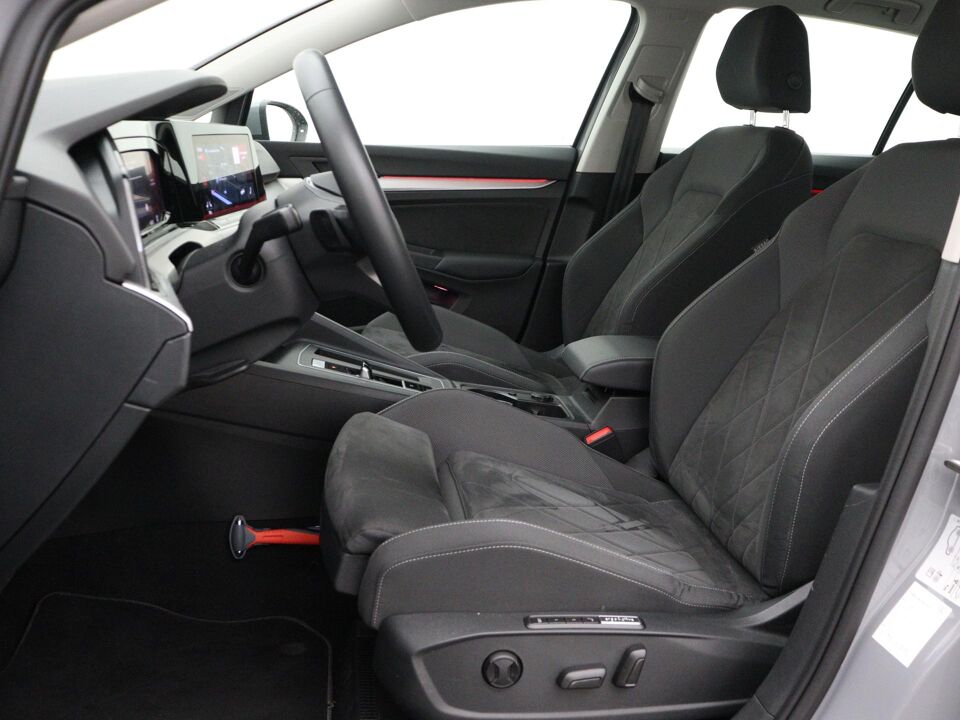Volkswagen Golf 1.0 eTSI Life Business