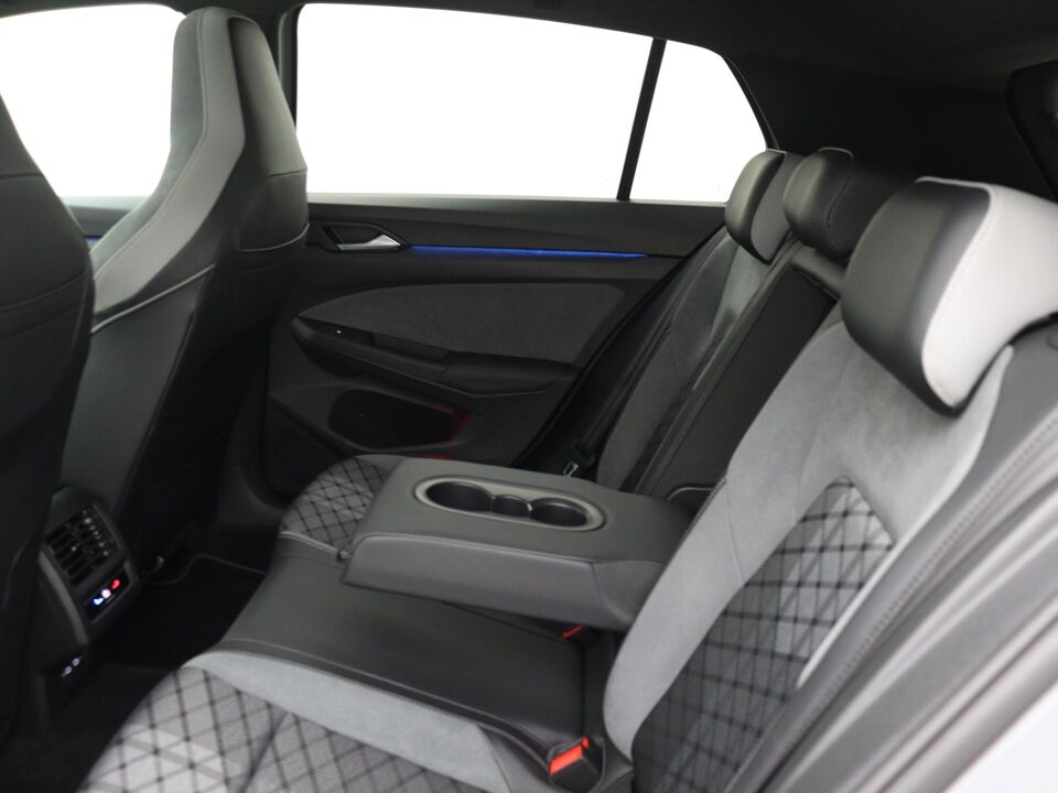Volkswagen Golf 1.5 eTSI 150 PK DSG R-Line