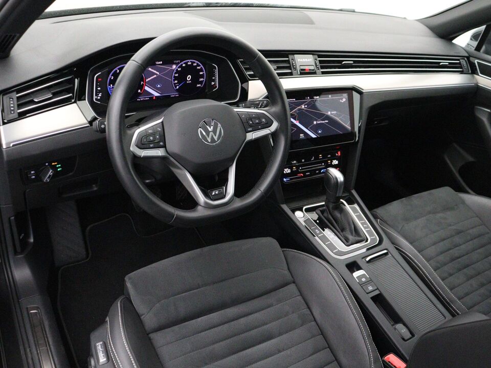 Volkswagen Passat Variant 1.5 TSI R-Line Business +
