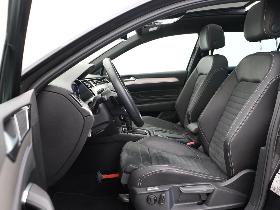 Volkswagen Passat Variant 1.5 TSI R-Line Business +