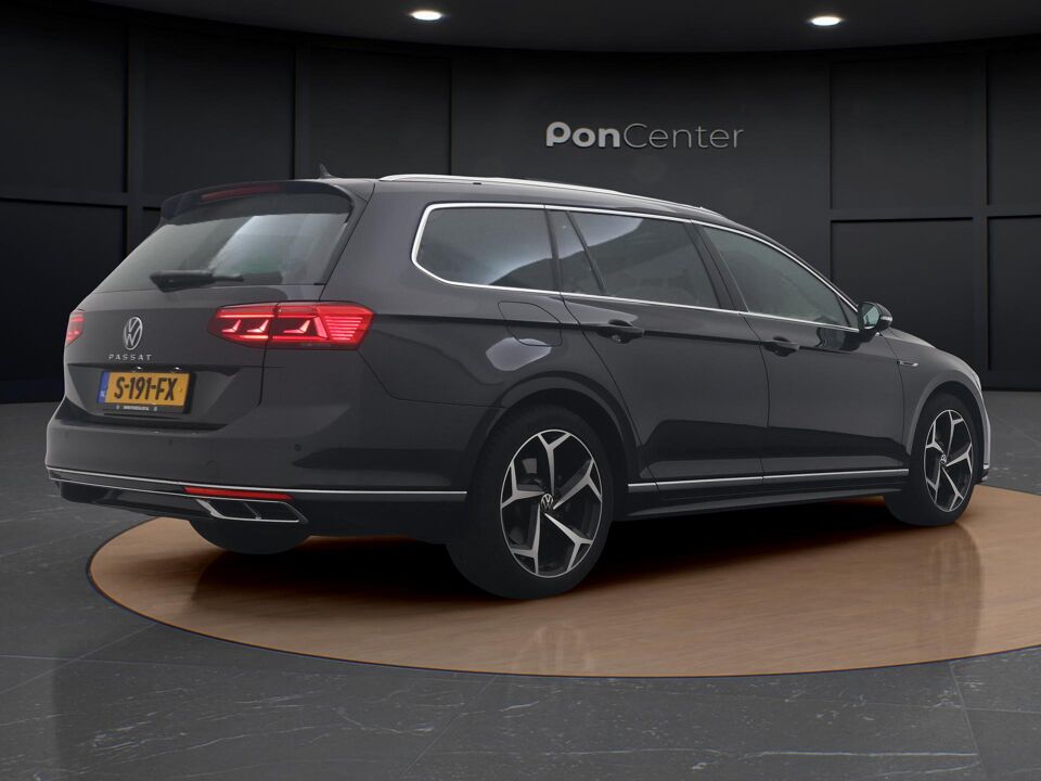 Volkswagen Passat Variant 1.5 TSI R-Line Business +