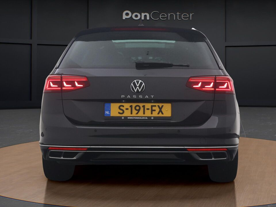 Volkswagen Passat Variant 1.5 TSI R-Line Business +