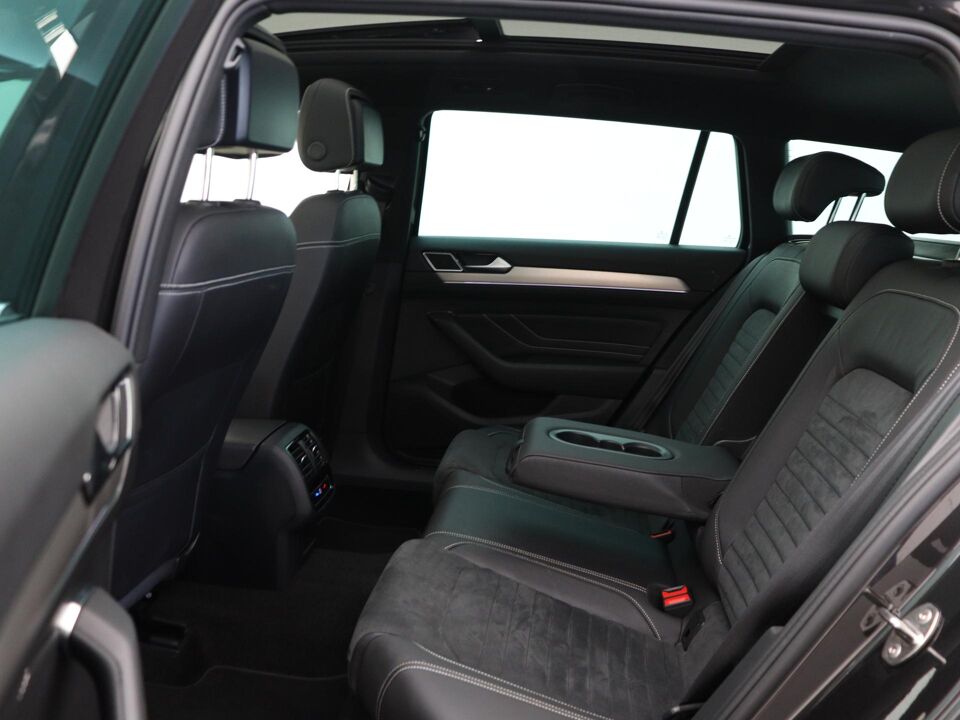 Volkswagen Passat Variant 1.5 TSI R-Line Business +