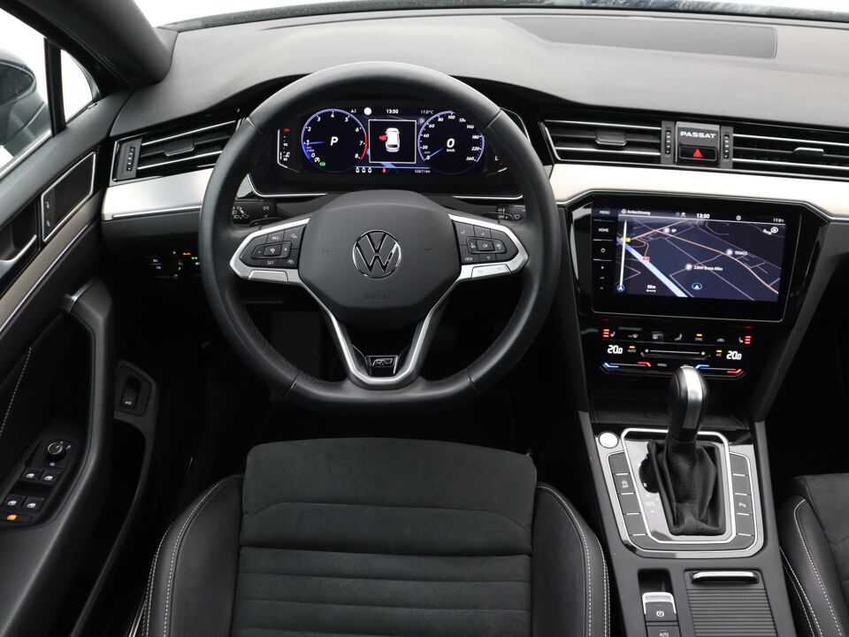 Volkswagen Passat Variant 1.5 TSI R-Line Business +