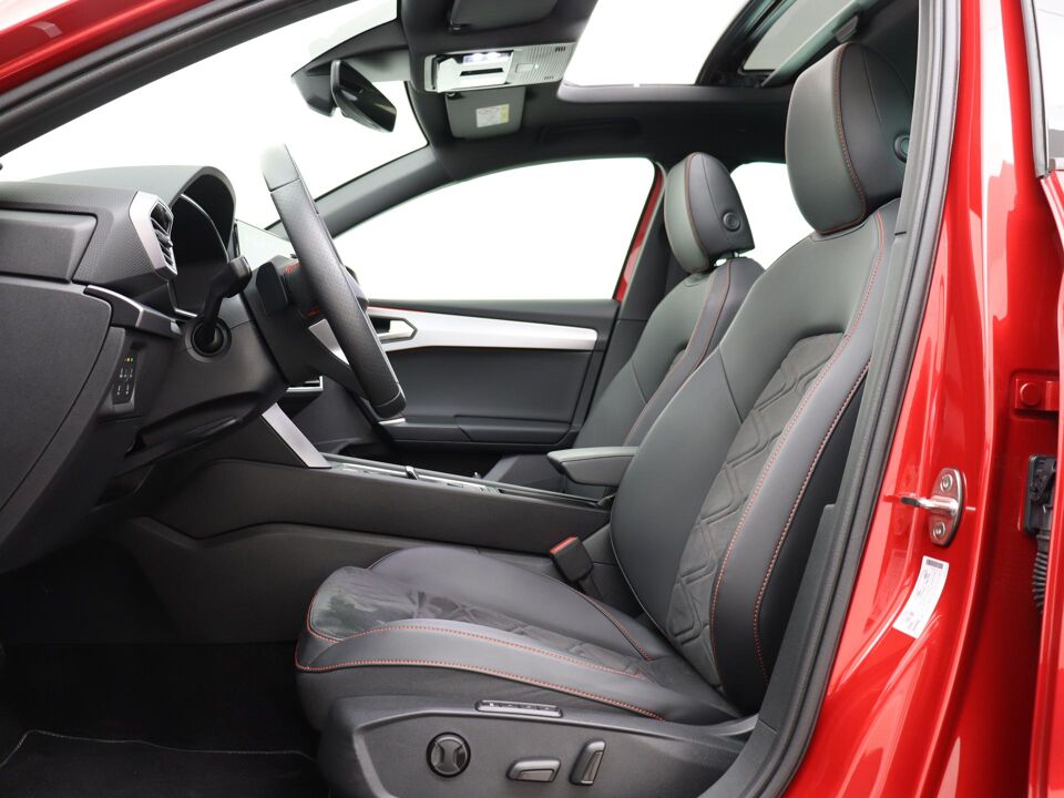 SEAT Leon 1.5 eTSI FR Business Intense