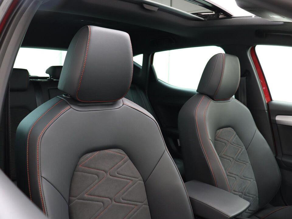 SEAT Leon 1.5 eTSI FR Business Intense