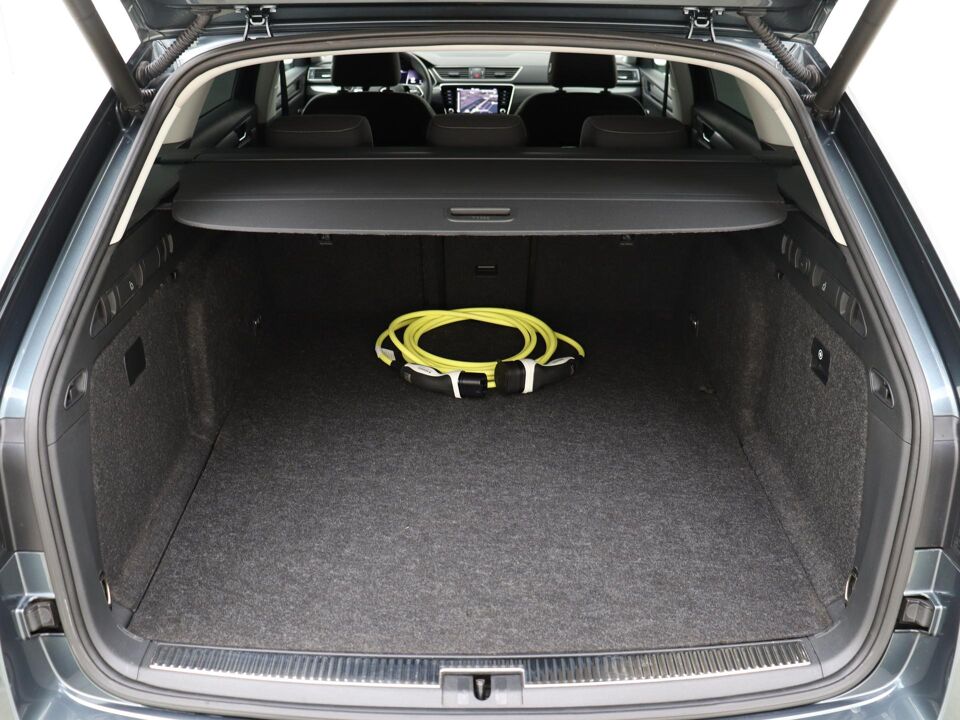Škoda Superb Combi 1.4 TSI 218 PK iV Business Edition Plus