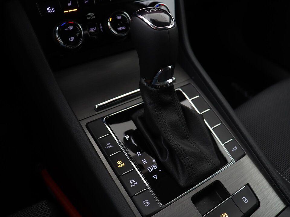 Škoda Superb Combi 1.4 TSI 218 PK iV Business Edition Plus