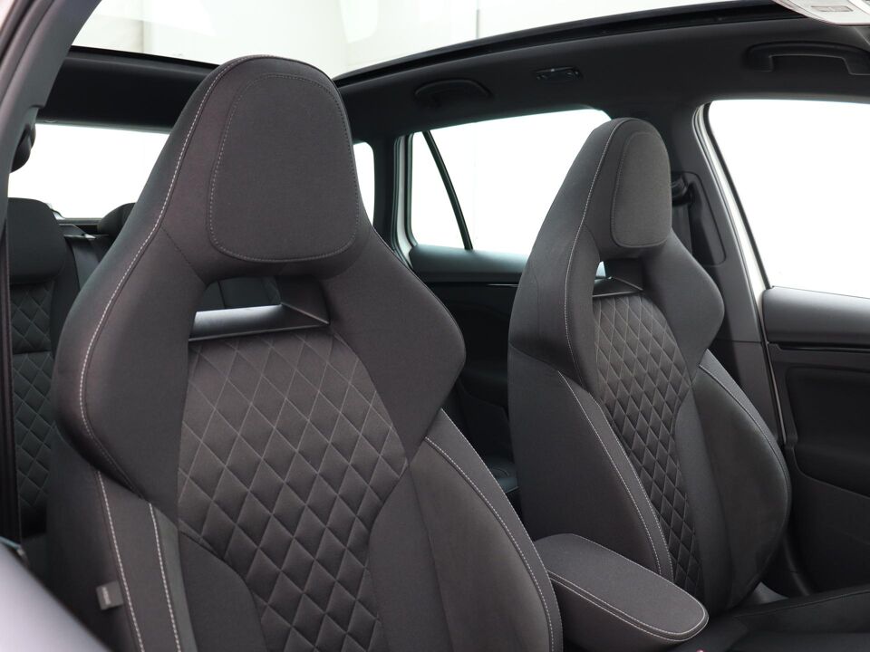 Škoda Kamiq 1.0 TSI 110 PK DSG Sport Business