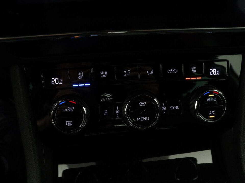 Škoda Superb Combi 1.4 TSI iV Laurin&Klement