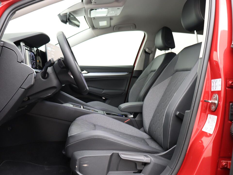 Volkswagen GOLF Variant 1.5 eTSI DSG Life