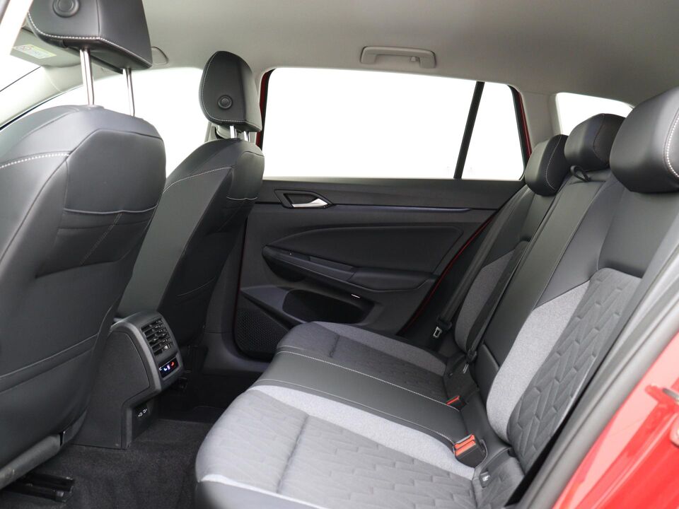 Volkswagen GOLF Variant 1.5 eTSI DSG Life