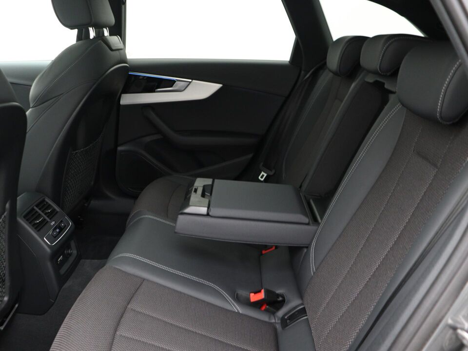 Audi A4 Avant 35 TFSI S edition Competition