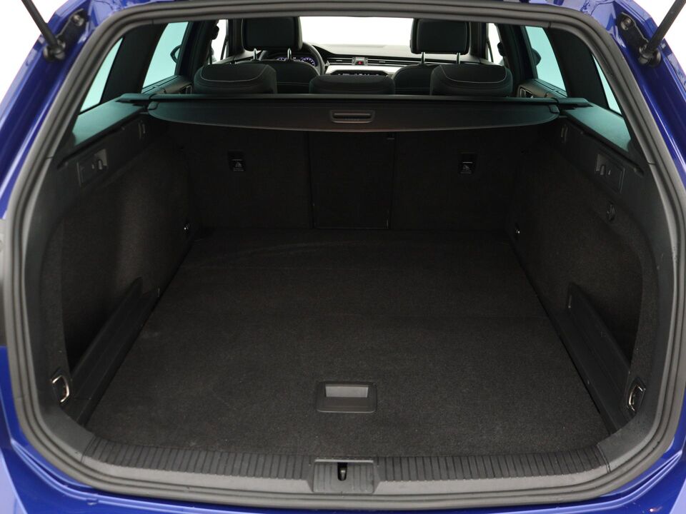 Volkswagen Passat Variant 1.5 TSI Elegance Business R