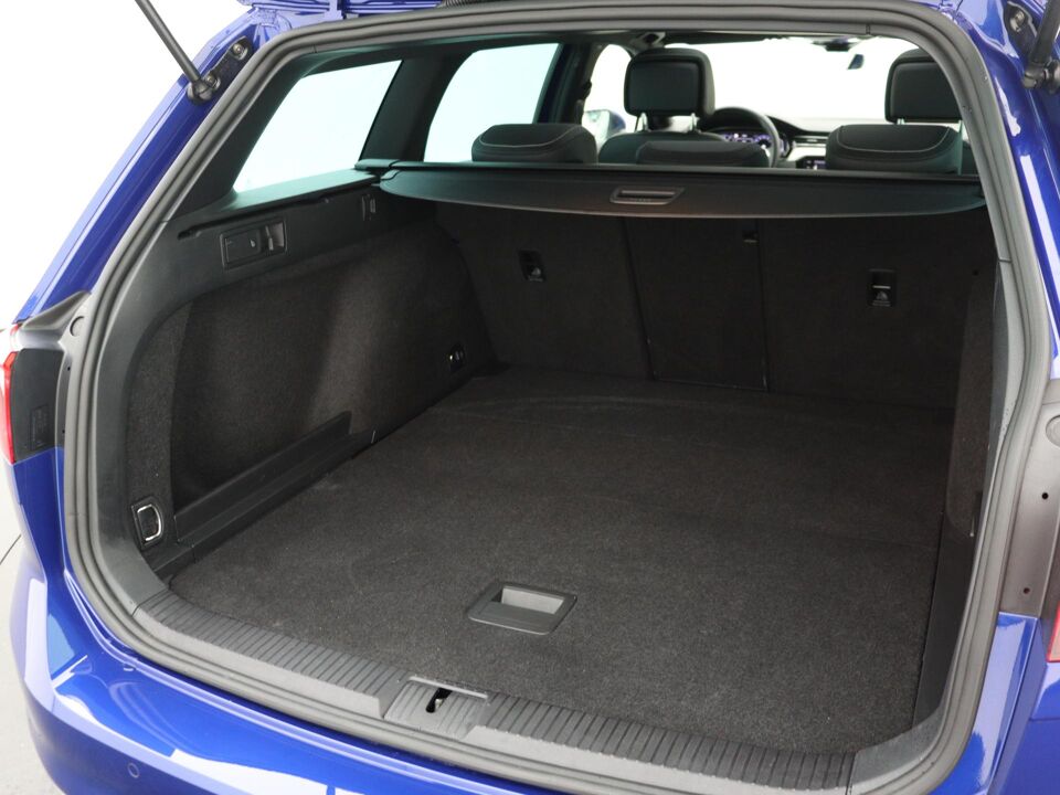 Volkswagen Passat Variant 1.5 TSI Elegance Business R