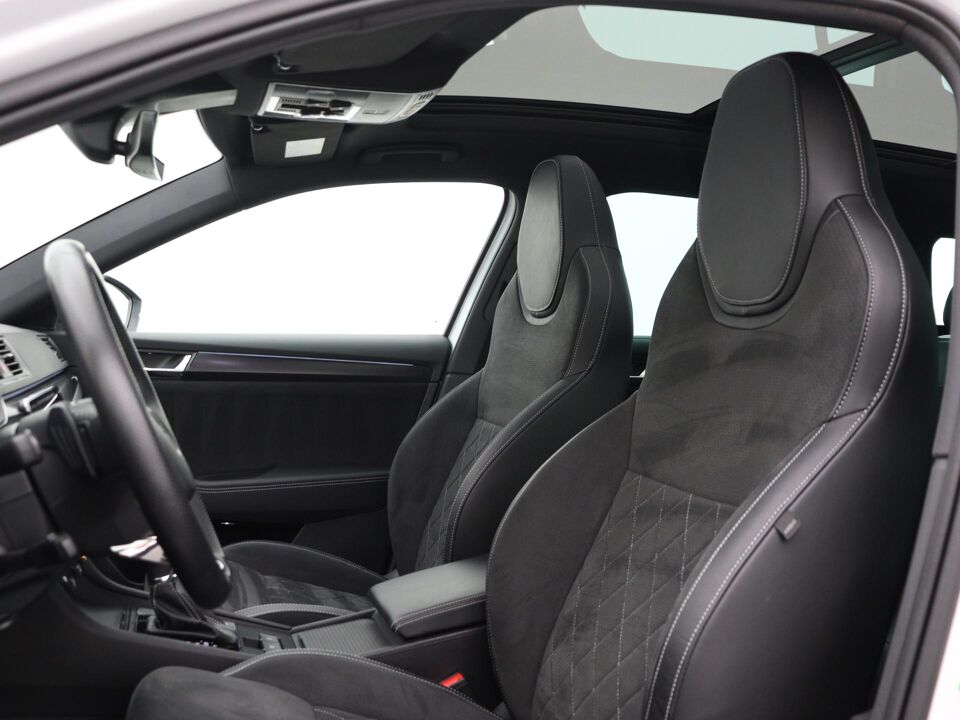 Škoda Superb Combi 1.4 TSI iV Sportline Business