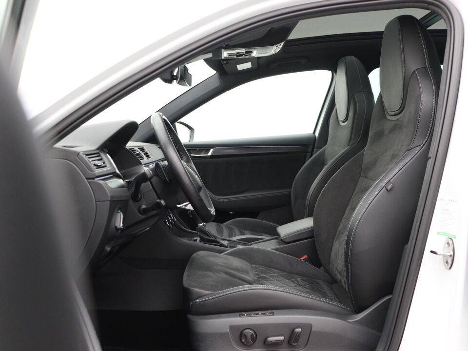 Škoda Superb Combi 1.4 TSI iV Sportline Business