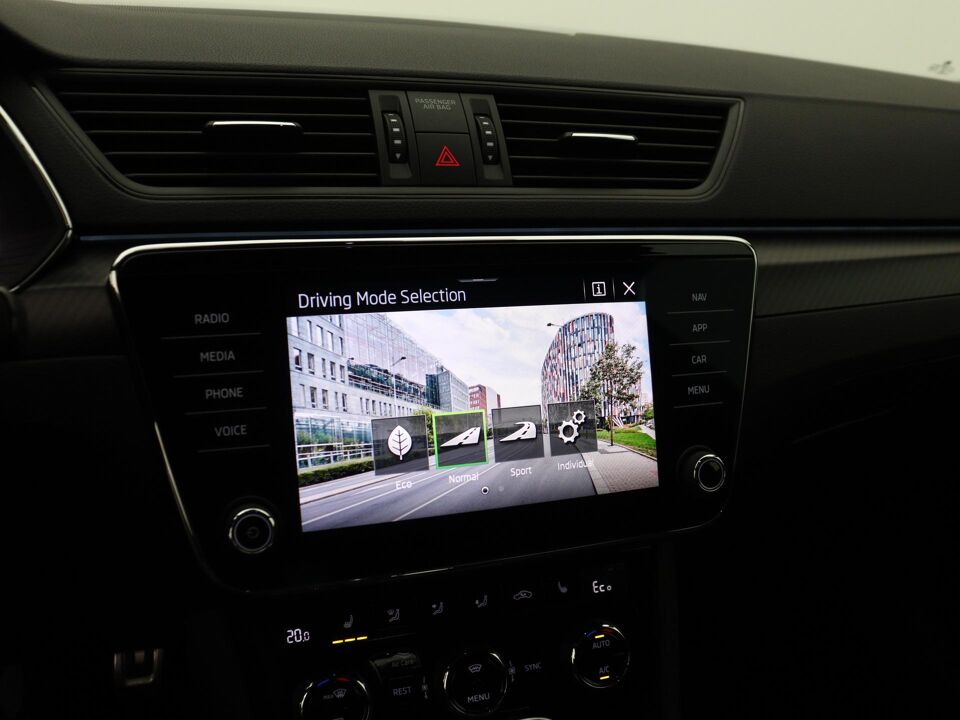 Škoda Superb Combi 1.4 TSI iV Sportline Business