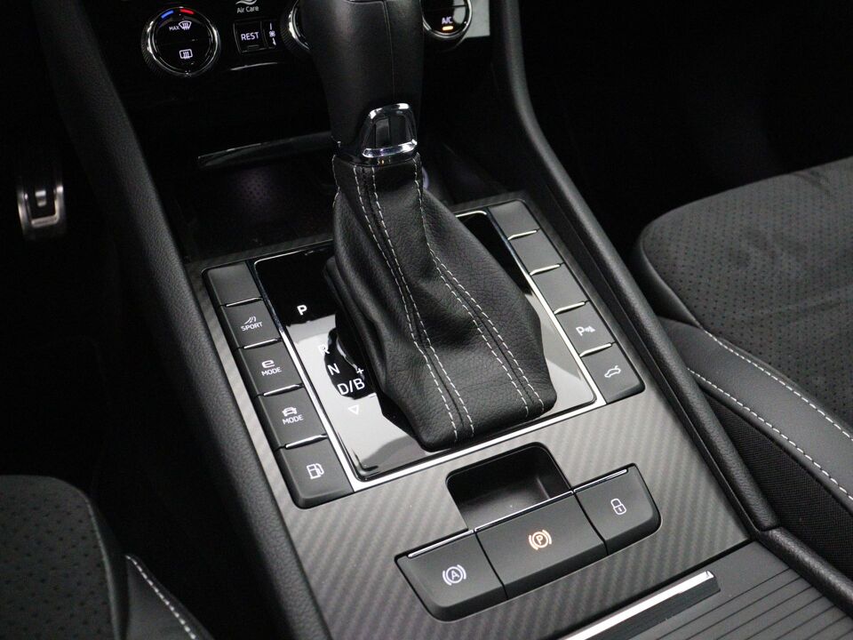 Škoda Superb Combi 1.4 TSI iV Sportline Business