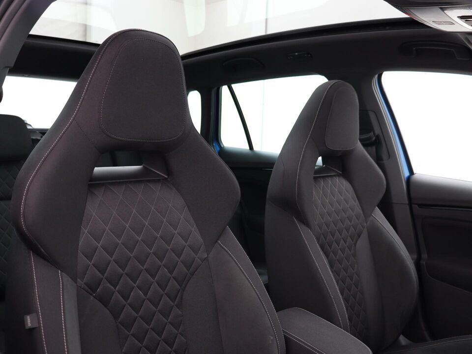 Škoda Kamiq 1.0 TSI 110 PK DSG Sport Business