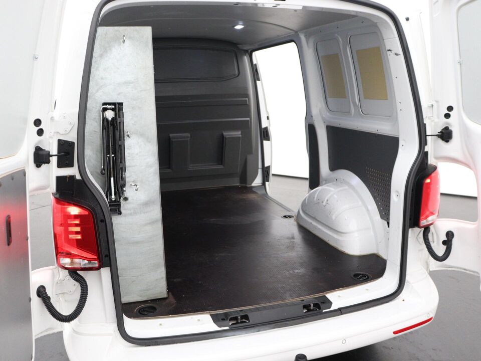 VW-Bedrijfswagens Transporter 2.0 TDI 90 PK L1H1 26 Economy Business