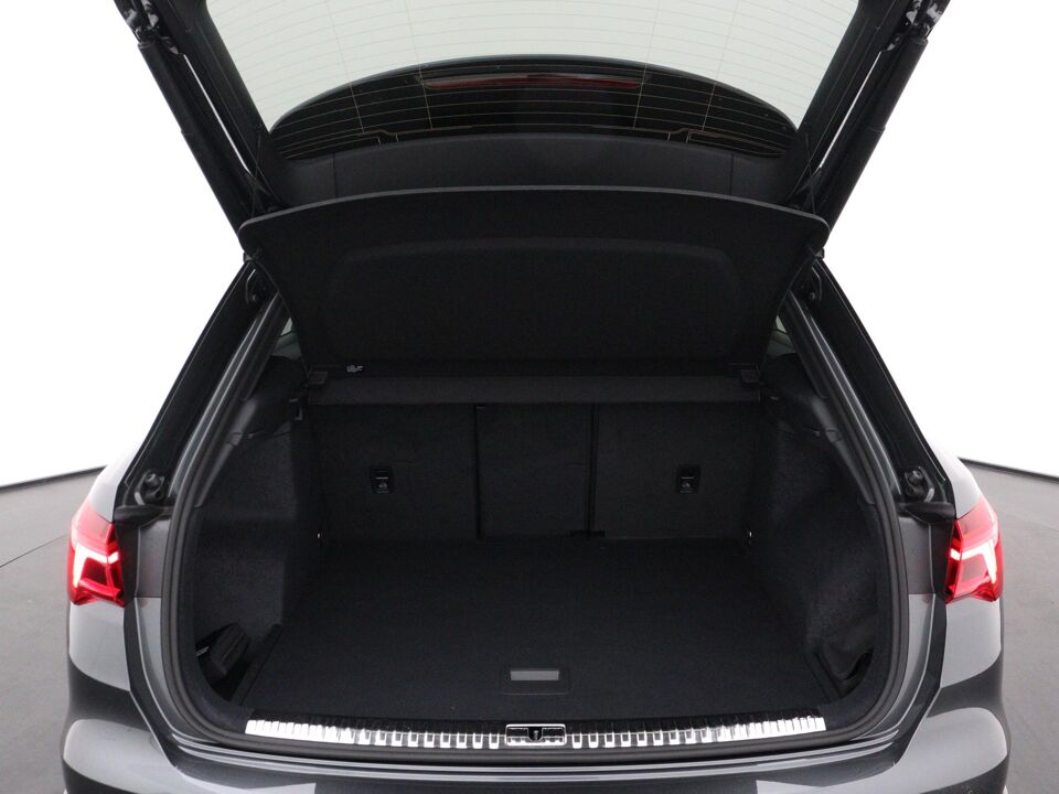 Audi Q3 35 TFSI S Edition Competition
