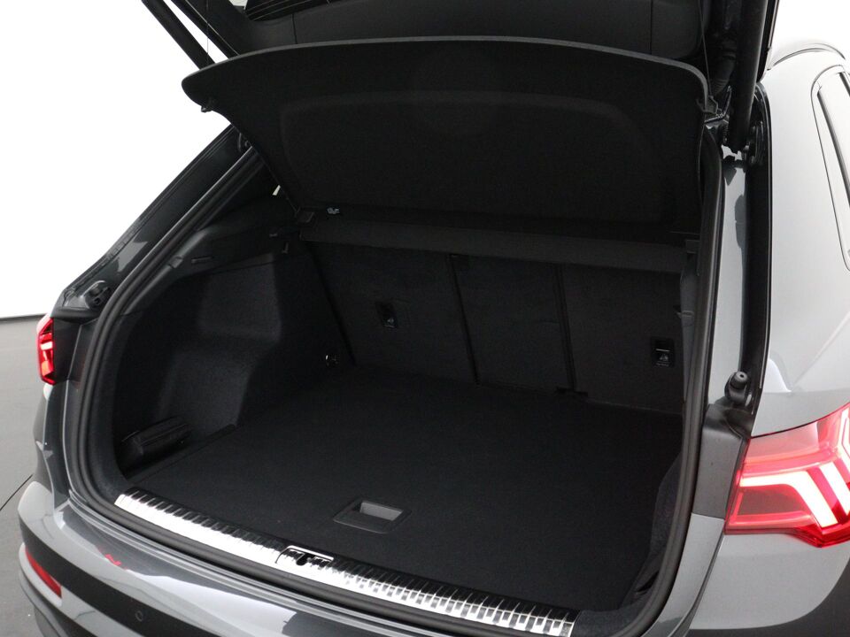 Audi Q3 35 TFSI S Edition Competition