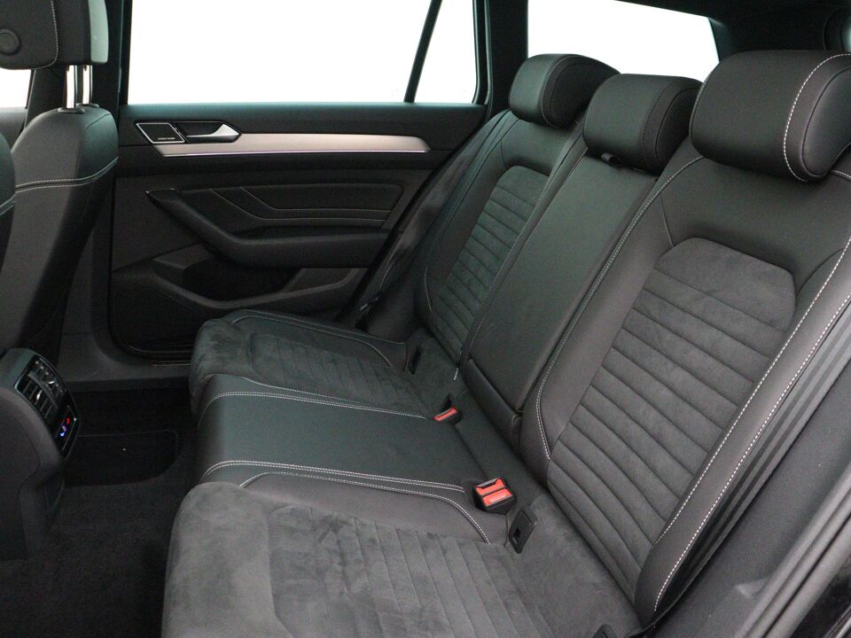 Volkswagen Passat Variant 1.5 TSI Elegance Business R