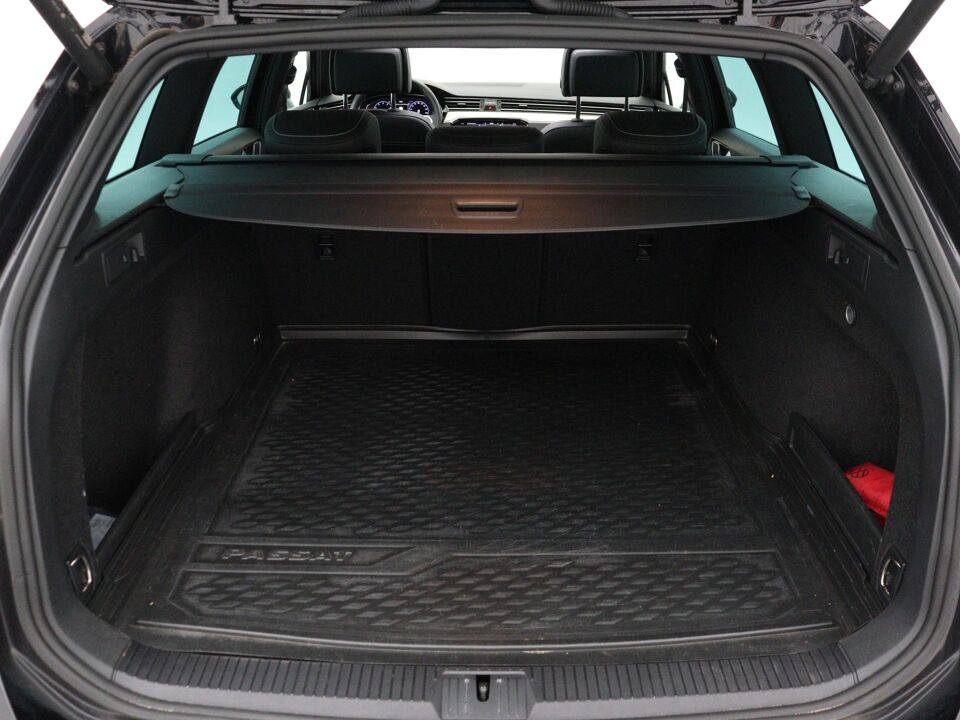 Volkswagen Passat Variant 1.5 TSI Elegance Business R