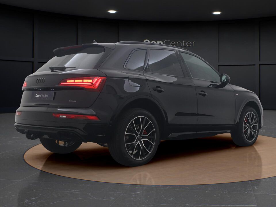 Audi Q5 S edition Competition 50 TFSI e 220 kW / 299 PK