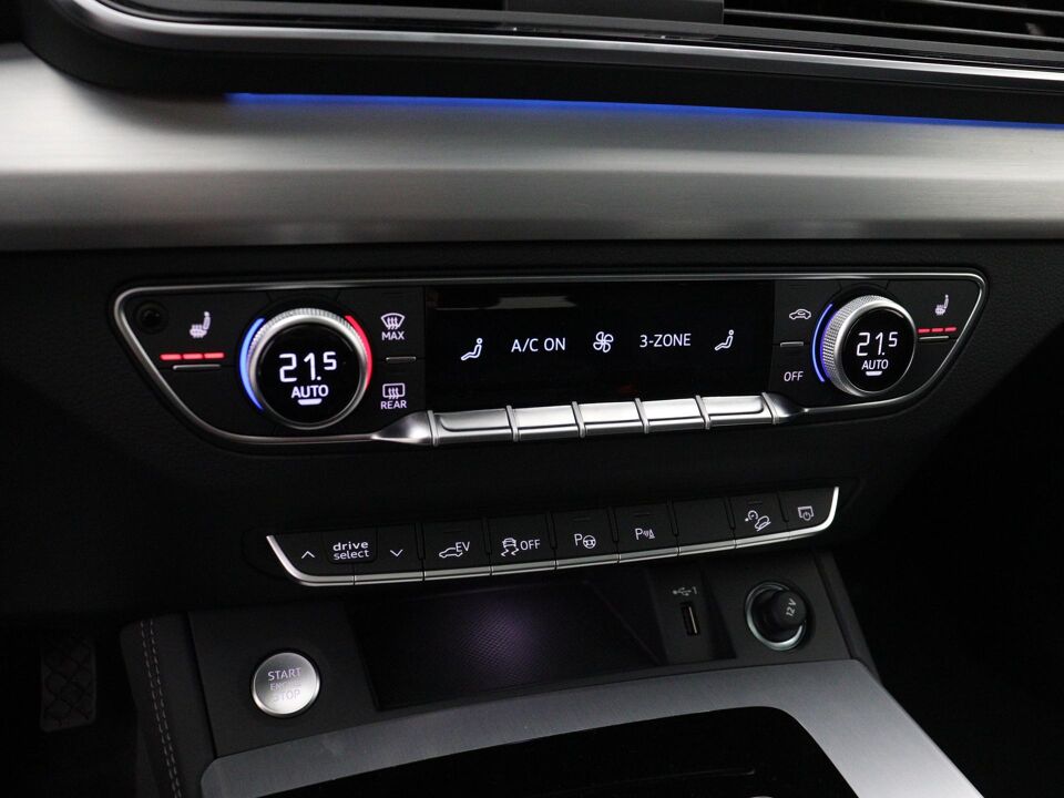 Audi Q5 S edition Competition 50 TFSI e 220 kW / 299 PK