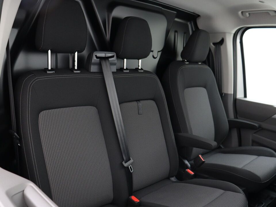 VW-Bedrijfswagens E-Transporter Life L2 160 kW / 218 pk