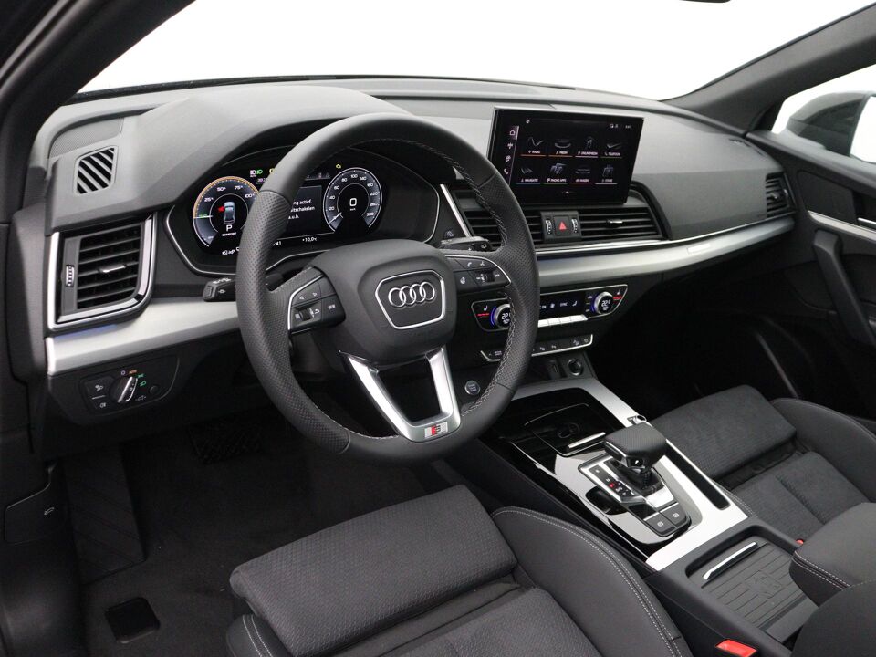 Audi Q5 S edition Competition 50 TFSI e 220 kW / 299 PK