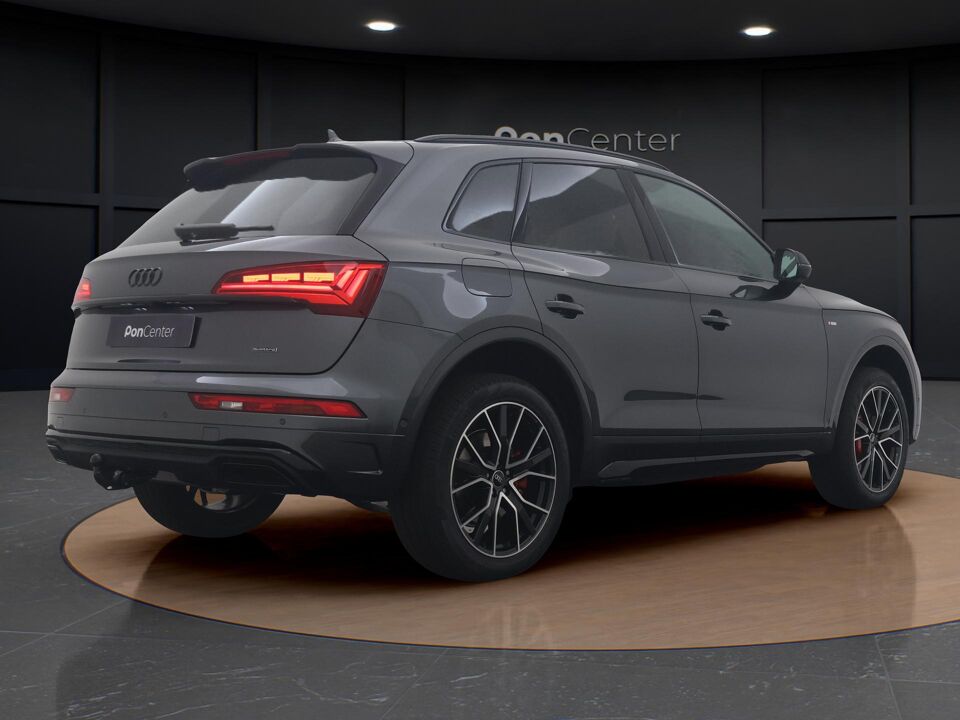 Audi Q5 S edition Competition 50 TFSI e 220 kW / 299 PK