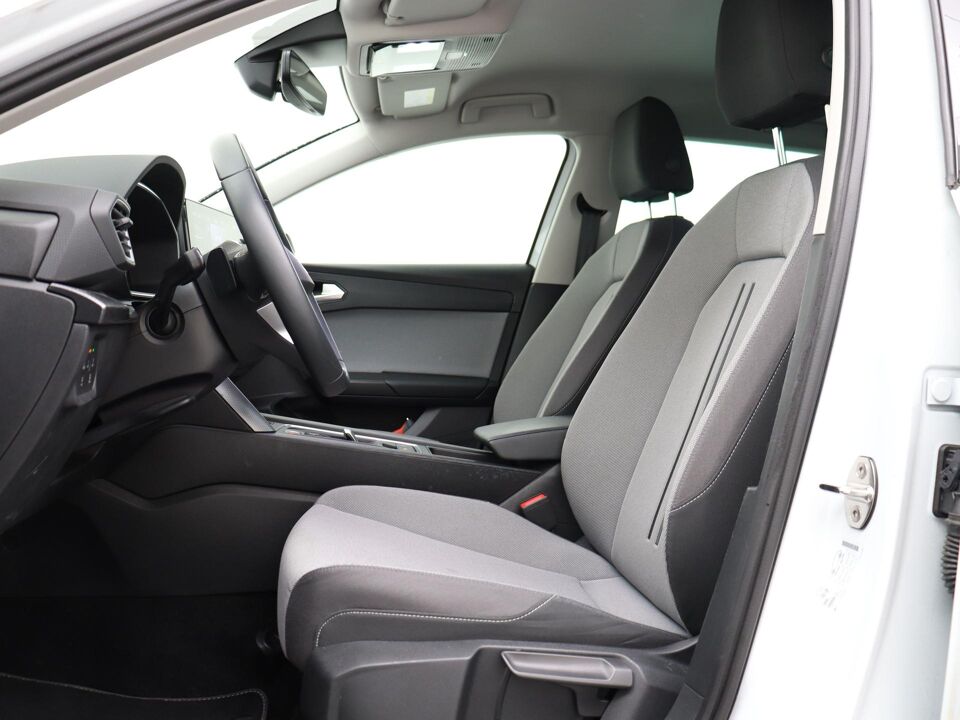 SEAT Leon Sportstourer 1.0 eTSI 110 PK DSG Style Business Intense